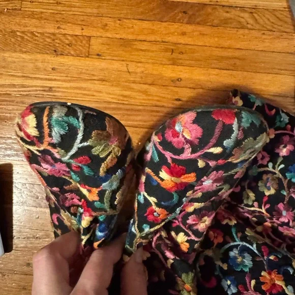 🌸 Vintage 1971 Golo Embroidered Boots – Museum Piece The Met Costume institute - Picture 6 of 15